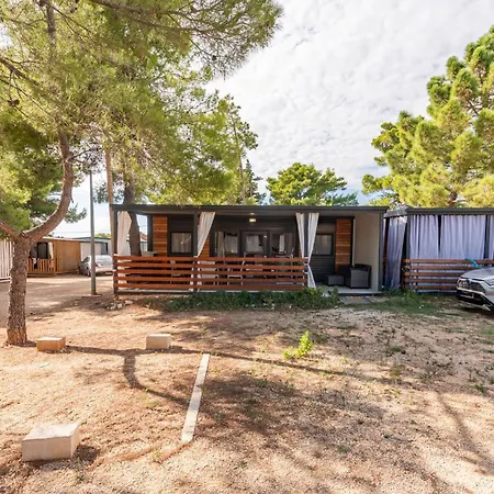 2 Bedroom Awesome In *
